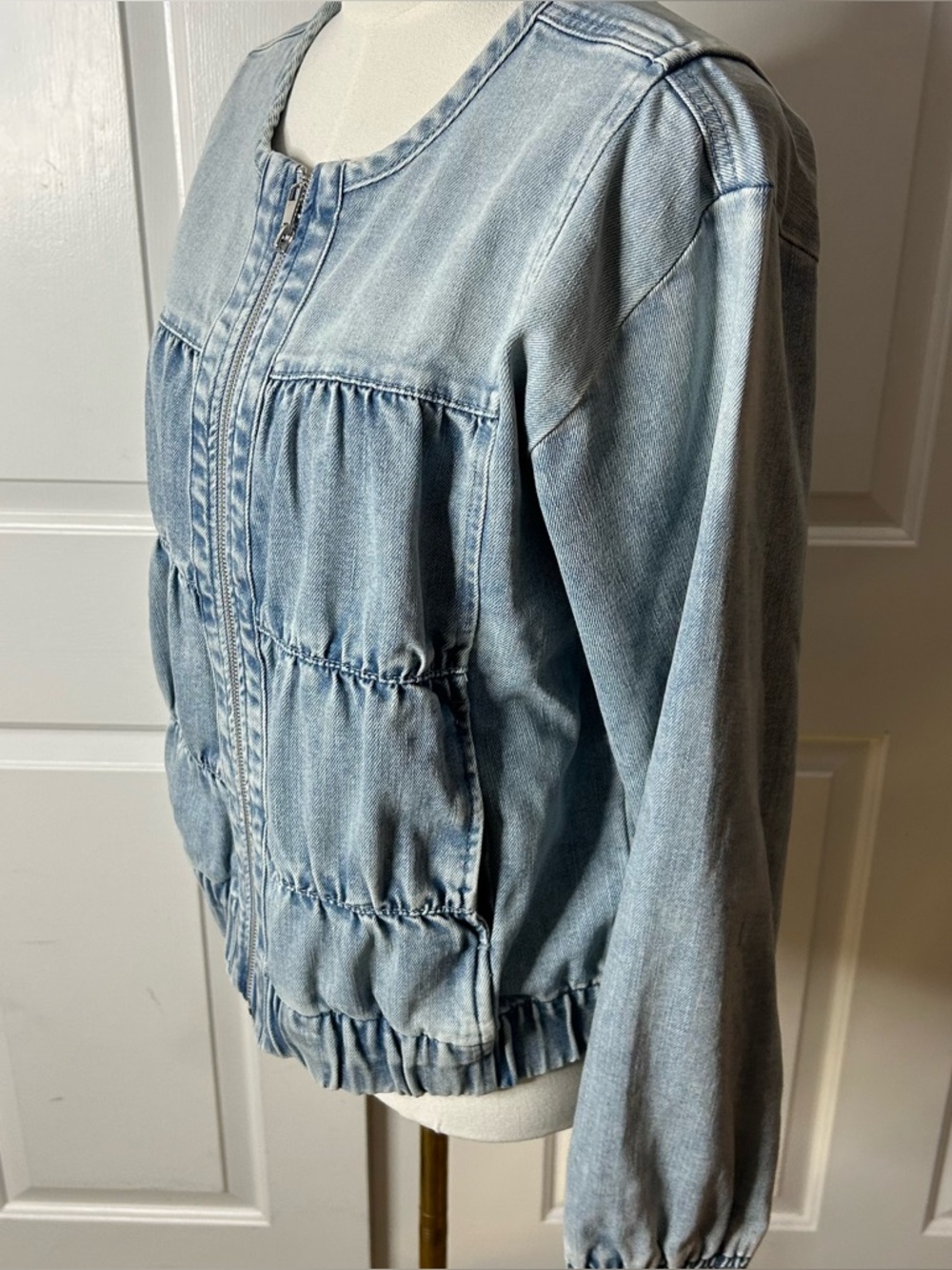 LOGO by Lori Goldstein Seamed Denim Zip Front Jacket (size small) - Picture 3 of 8